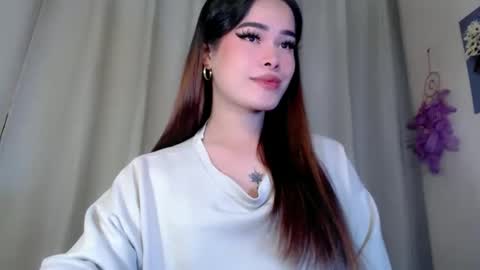 YOUR GIRLFRIEND online show from October 27, 11:47 am