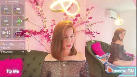 Snapshot of scarlette04 chatting on January 29, 2:51 am SCARLETTE online show from January 29, 2:51 am