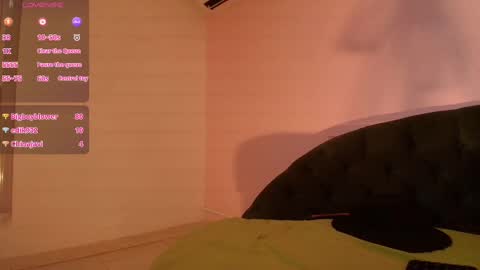 Snapshot of scarlette04 chatting on March 11, 10:53 pm SCARLETTE online show from March 11, 10:53 pm