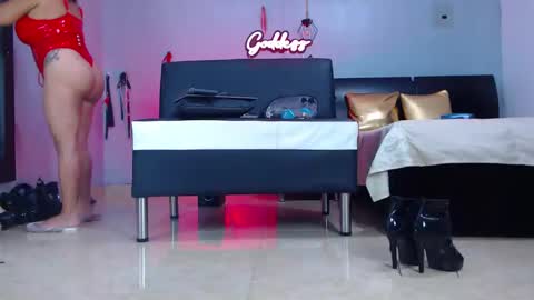 Snapshot of scarlettestone chatting on January 2, 2:24 pm Marisol online show from January 2, 2:24 pm