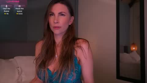 scarletthalls online show from August 4, 2:37 am