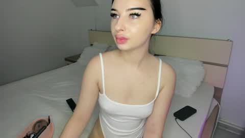 scarlettjakobs online show from August 5, 8:50 am
