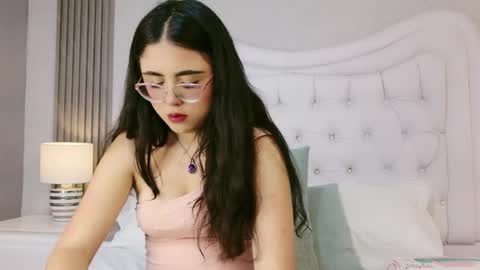 Snapshot of scarlettpetrovaa chatting on May 11, 4:04 pm Scarlett Petrova online show from May 11, 4:04 pm