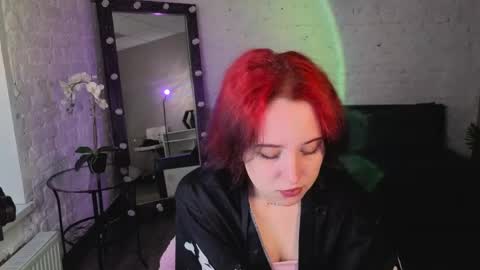Snapshot of scarlettsparksxx chatting on June 3, 5:21 am Scarlett online show from June 3, 5:21 am