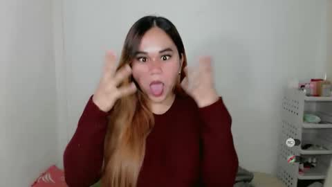 Snapshot of scarletvamp chatting on May 7, 12:49 am scarletvamp online show from May 7, 12:49 am