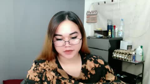 Snapshot of scarletvamp chatting on May 24, 1:10 am scarletvamp online show from May 24, 1:10 am