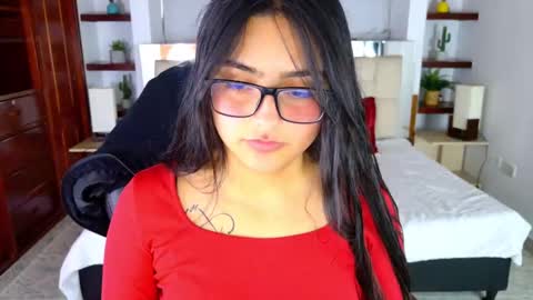 scarllet online show from September 15, 12:05 pm