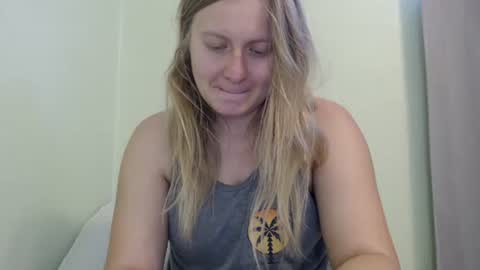 Snapshot of scartit chatting on October 28, 8:33 pm ScarTit Bernhard online show from October 28, 8:33 pm