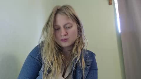 Snapshot of scartit chatting on November 3, 6:09 pm ScarTit Bernhard online show from November 3, 6:09 pm