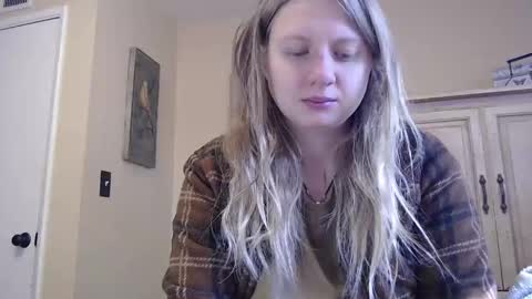 Snapshot of scartit chatting on November 13, 6:18 pm ScarTit Bernhard online show from November 13, 6:18 pm