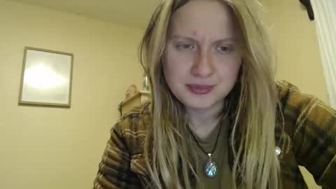 Snapshot of scartit chatting on November 15, 1:03 am ScarTit Bernhard online show from November 15, 1:03 am