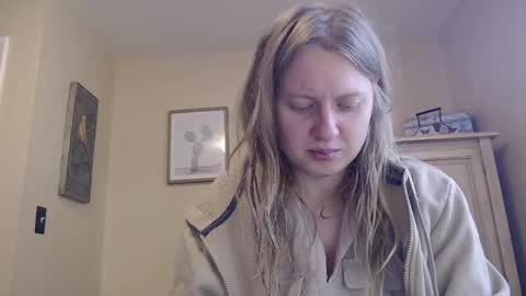 Snapshot of scartit chatting on November 16, 6:46 pm ScarTit Bernhard online show from November 16, 6:46 pm