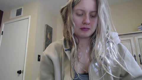 Snapshot of scartit chatting on November 17, 5:41 pm ScarTit Bernhard online show from November 17, 5:41 pm