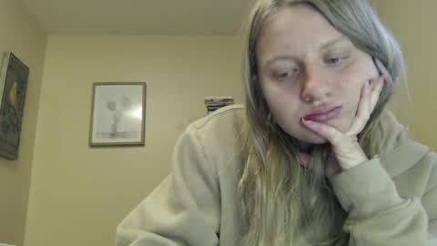 Snapshot of scartit chatting on November 18, 7:18 pm ScarTit Bernhard online show from November 18, 7:18 pm