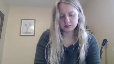 Snapshot of scartit chatting on November 20, 6:18 pm ScarTit Bernhard online show from November 20, 6:18 pm