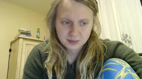 Snapshot of scartit chatting on November 23, 3:17 am ScarTit Bernhard online show from November 23, 3:17 am