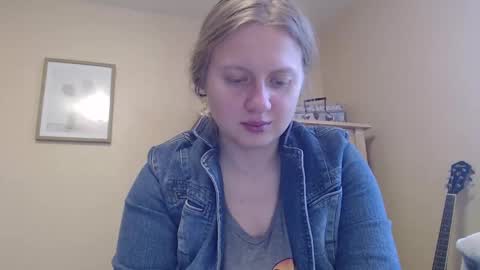 Snapshot of scartit chatting on November 25, 7:03 pm ScarTit Bernhard online show from November 25, 7:03 pm