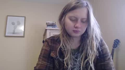 Snapshot of scartit chatting on November 28, 6:43 pm ScarTit Bernhard online show from November 28, 6:43 pm