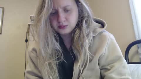 Snapshot of scartit chatting on December 4, 7:55 pm ScarTit Bernhard online show from December 4, 7:55 pm