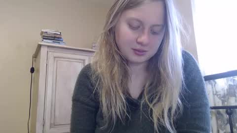 Snapshot of scartit chatting on December 5, 6:59 pm ScarTit Bernhard online show from December 5, 6:59 pm