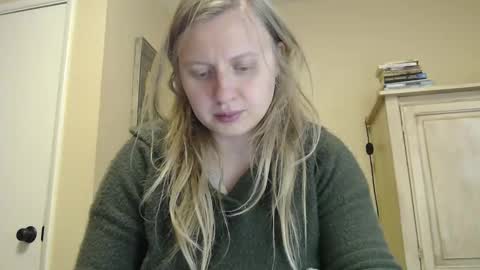 Snapshot of scartit chatting on December 14, 11:31 pm ScarTit Bernhard online show from December 14, 11:31 pm