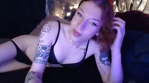 Snapshot of scary_sarah chatting on December 9, 10:41 pm Sarah Bones online show from December 9, 10:41 pm