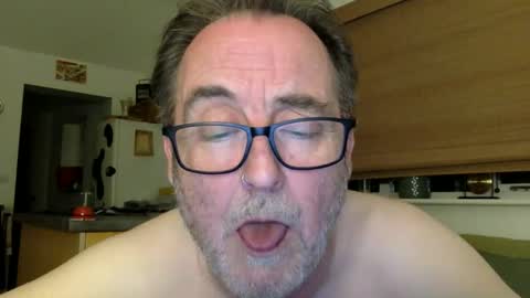 Snapshot of scbiggersballs chatting on April 23, 1:29 am scbiggersballs online show from April 23, 1:29 am