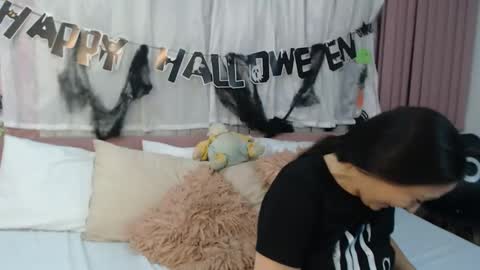 Snapshot of sccarlettjonnes chatting on October 29, 10:39 am SCARLET online show from October 29, 10:39 am