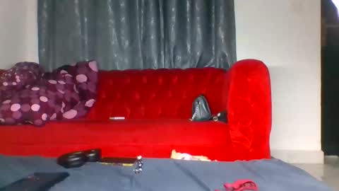 scentedfriction online show from December 16, 1:32 am