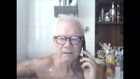 Snapshot of schizzodoro chatting on September 21, 2:40 pm schizzodoro online show from September 21, 2:40 pm
