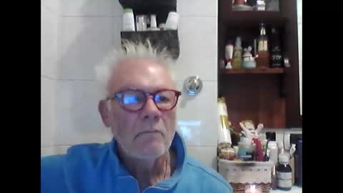 Snapshot of schizzodoro chatting on October 4, 4:21 am schizzodoro online show from October 4, 4:21 am