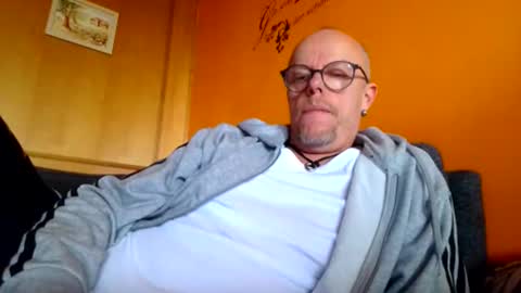 Snapshot of schmuhbaer1 chatting on October 15, 10:59 am schmuhbaer1 online show from October 15, 10:59 am