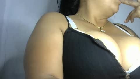 mai latina online show from January 31, 1:54 am