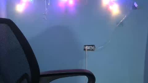 mai latina online show from February 14, 6:37 pm