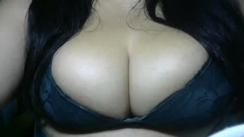 Snapshot of schoco_milf chatting on May 20, 5:41 pm mai latina online show from May 20, 5:41 pm