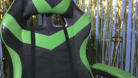 Snapshot of schoco_milf chatting on May 24, 10:42 am mai latina online show from May 24, 10:42 am