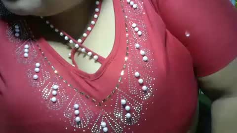 Snapshot of schoco_milf chatting on May 26, 1:34 am mai latina online show from May 26, 1:34 am