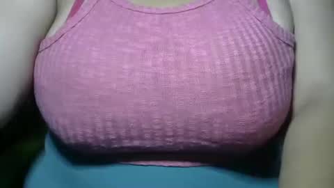 Snapshot of schoco_milf chatting on June 3, 11:57 am mai latina online show from June 3, 11:57 am