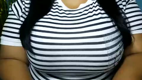 Snapshot of schoco_milf chatting on June 21, 12:52 pm mai latina online show from June 21, 12:52 pm