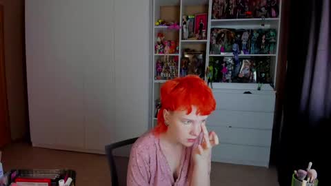 Snapshot of school_love chatting on June 4, 7:25 am Rina online show from June 4, 7:25 am