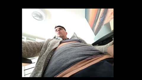 Snapshot of schosch01 chatting on April 24, 12:40 pm schosch01 online show from April 24, 12:40 pm
