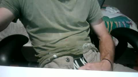 Snapshot of sclad83 chatting on June 23, 10:24 am sclad83 online show from June 23, 10:24 am