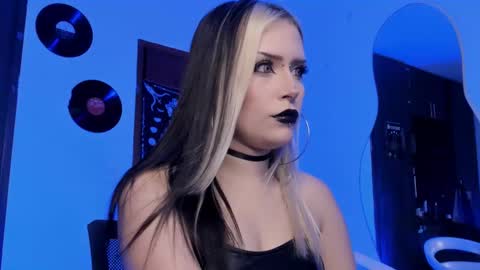 Snapshot of scorpiogyal chatting on October 22, 1:17 am Goddess online show from October 22, 1:17 am