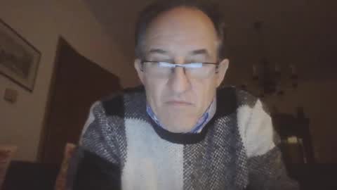 Snapshot of scotchwhieskie chatting on December 25, 11:42 pm scotchwhieskie online show from December 25, 11:42 pm