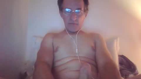 Snapshot of scotchwhieskie chatting on September 21, 10:11 pm scotchwhieskie online show from September 21, 10:11 pm