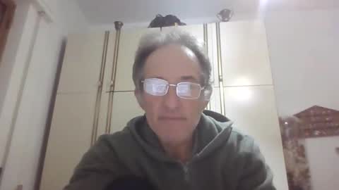 Snapshot of scotchwhieskie chatting on October 9, 7:01 pm scotchwhieskie online show from October 9, 7:01 pm