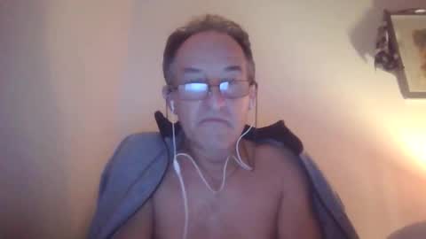 scotchwhieskie online show from December 21, 11:45 pm