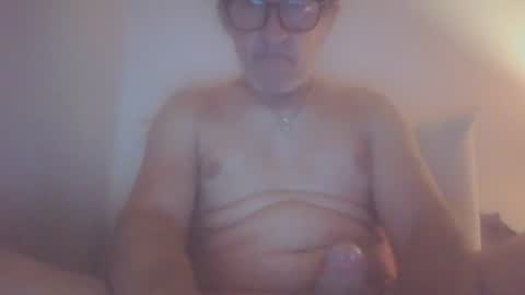 Snapshot of scotchwhieskie chatting on July 2, 10:49 pm scotchwhieskie online show from July 2, 10:49 pm
