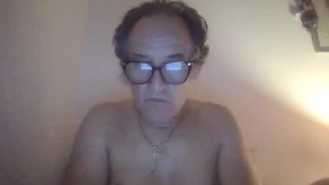 Snapshot of scotchwhieskie chatting on July 19, 11:19 pm scotchwhieskie online show from July 19, 11:19 pm