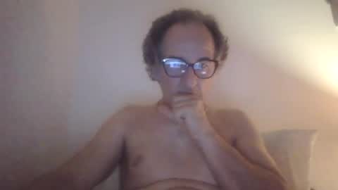 Snapshot of scotchwhieskie chatting on July 28, 10:42 pm scotchwhieskie online show from July 28, 10:42 pm